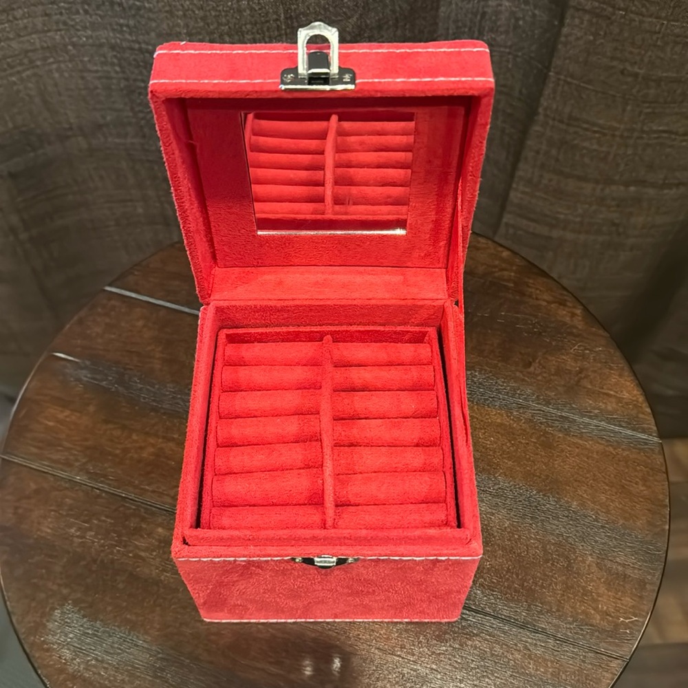 Jewelry box